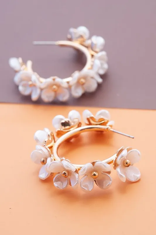 Acrylic White Flowers on Gold Hoops